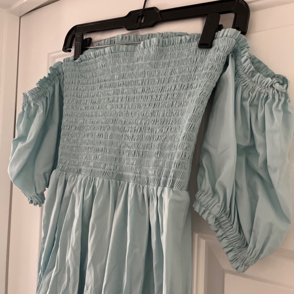 Off the shoulder midi dress - Picture 3 of 4